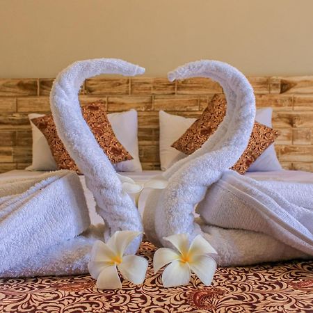 Hotel Niki Jembrana Kültér fotó