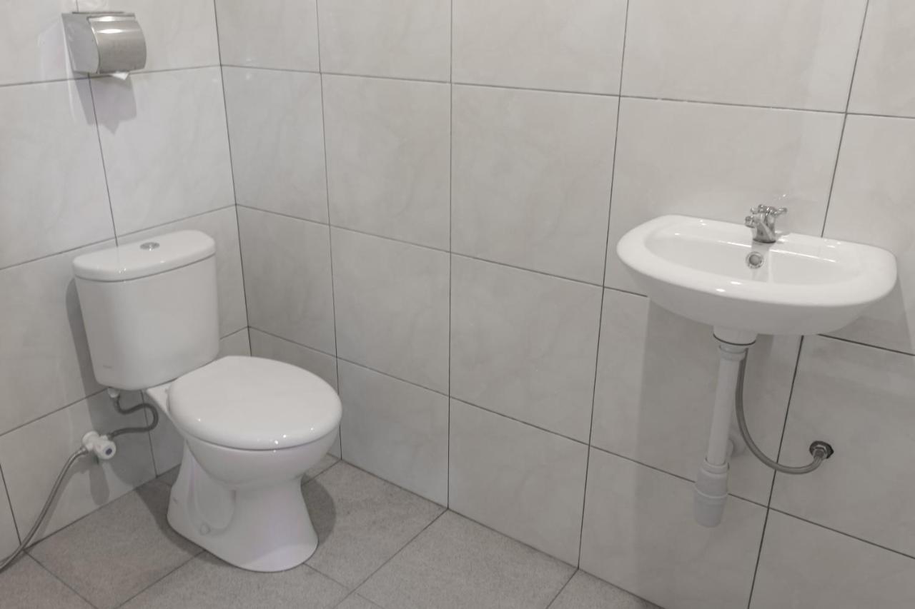 Hotel Niki Jembrana Kültér fotó